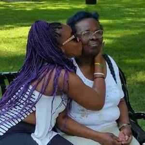 Meet your Posher, Nia